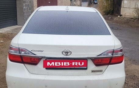 Toyota Camry, 2017 год, 1 980 000 рублей, 3 фотография