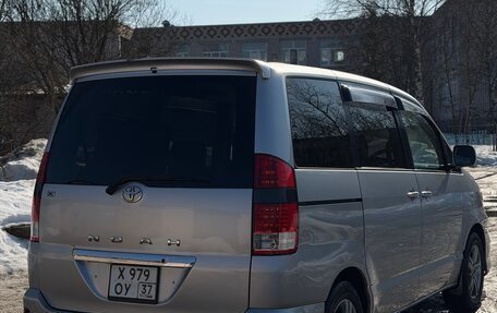 Toyota Noah III, 2003 год, 850 000 рублей, 4 фотография
