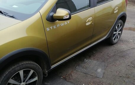 Renault Sandero II рестайлинг, 2016 год, 1 350 000 рублей, 2 фотография