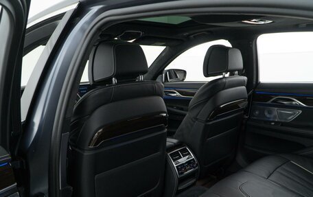 BMW 7 серия, 2018 год, 5 799 050 рублей, 11 фотография