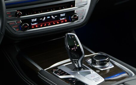 BMW 7 серия, 2018 год, 5 799 050 рублей, 15 фотография