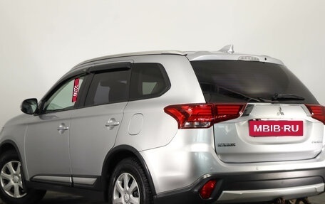 Mitsubishi Outlander III рестайлинг 3, 2017 год, 1 959 000 рублей, 7 фотография