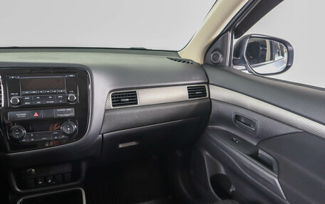 Mitsubishi Outlander III рестайлинг 3, 2017 год, 1 959 000 рублей, 16 фотография