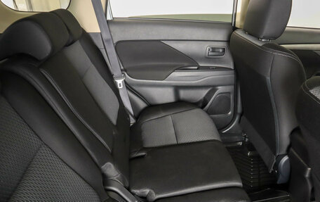 Mitsubishi Outlander III рестайлинг 3, 2017 год, 1 959 000 рублей, 12 фотография