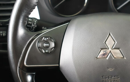 Mitsubishi Outlander III рестайлинг 3, 2017 год, 1 959 000 рублей, 18 фотография