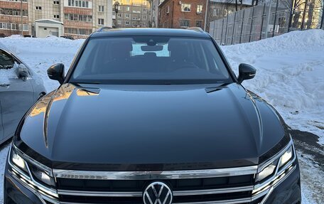 Volkswagen Touareg III, 2021 год, 8 377 000 рублей, 2 фотография