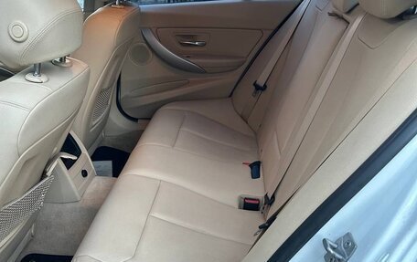 BMW 3 серия, 2015 год, 1 900 000 рублей, 29 фотография