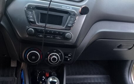 KIA Rio III рестайлинг, 2013 год, 1 000 000 рублей, 10 фотография