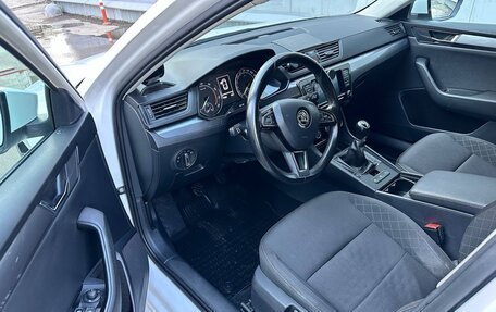 Skoda Superb III рестайлинг, 2018 год, 1 470 000 рублей, 10 фотография