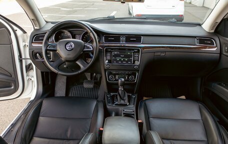 Skoda Superb III рестайлинг, 2014 год, 1 075 000 рублей, 16 фотография