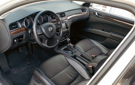 Skoda Superb III рестайлинг, 2014 год, 1 075 000 рублей, 13 фотография