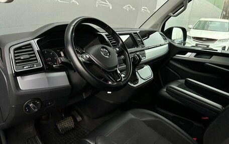 Volkswagen Multivan T6 рестайлинг, 2017 год, 3 698 800 рублей, 5 фотография