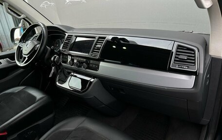 Volkswagen Multivan T6 рестайлинг, 2017 год, 3 698 800 рублей, 7 фотография