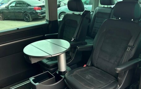 Volkswagen Multivan T6 рестайлинг, 2017 год, 3 698 800 рублей, 14 фотография