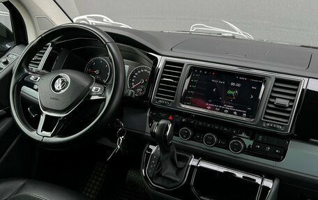 Volkswagen Multivan T6 рестайлинг, 2017 год, 3 698 800 рублей, 20 фотография