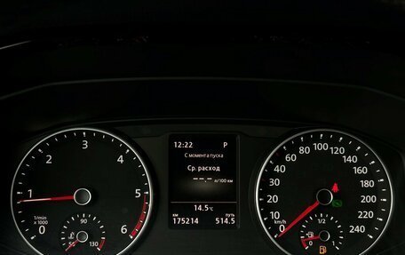 Volkswagen Multivan T6 рестайлинг, 2017 год, 3 698 800 рублей, 26 фотография