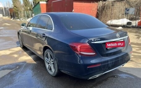 Mercedes-Benz E-Класс, 2020 год, 3 200 000 рублей, 5 фотография