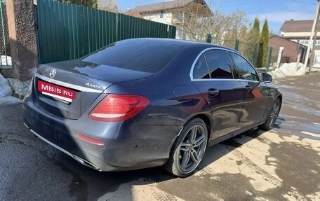 Mercedes-Benz E-Класс, 2020 год, 3 200 000 рублей, 4 фотография