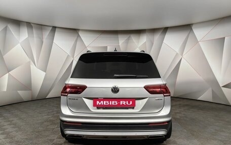 Volkswagen Tiguan II, 2019 год, 2 843 000 рублей, 8 фотография