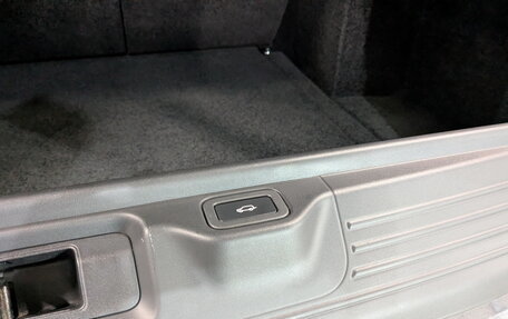 Land Rover Range Rover IV рестайлинг, 2020 год, 11 000 000 рублей, 26 фотография