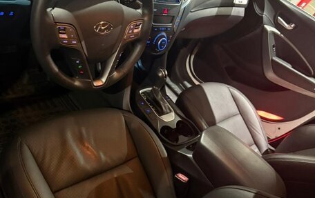 Hyundai Santa Fe III рестайлинг, 2017 год, 2 500 000 рублей, 26 фотография