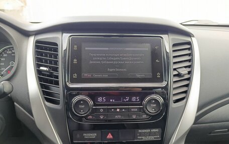 Mitsubishi Pajero Sport III рестайлинг, 2018 год, 2 550 000 рублей, 13 фотография