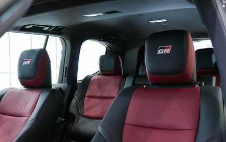 Toyota Land Cruiser, 2025 год, 17 200 000 рублей, 30 фотография