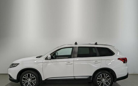 Mitsubishi Outlander III рестайлинг 3, 2018 год, 1 790 000 рублей, 8 фотография