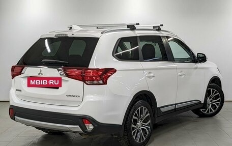 Mitsubishi Outlander III рестайлинг 3, 2018 год, 1 790 000 рублей, 5 фотография
