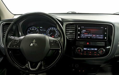 Mitsubishi Outlander III рестайлинг 3, 2018 год, 1 790 000 рублей, 21 фотография