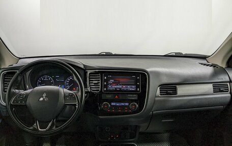 Mitsubishi Outlander III рестайлинг 3, 2018 год, 1 790 000 рублей, 22 фотография