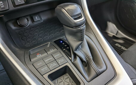 Toyota RAV4, 2022 год, 3 780 000 рублей, 7 фотография