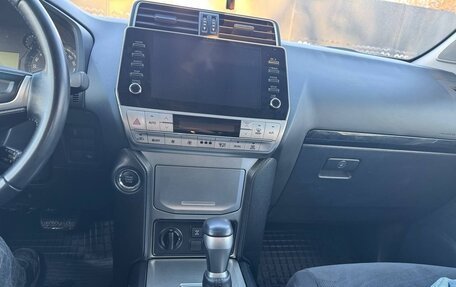 Toyota Land Cruiser Prado 150 рестайлинг 2, 2021 год, 4 880 000 рублей, 10 фотография