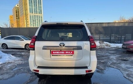 Toyota Land Cruiser Prado 150 рестайлинг 2, 2021 год, 4 880 000 рублей, 5 фотография