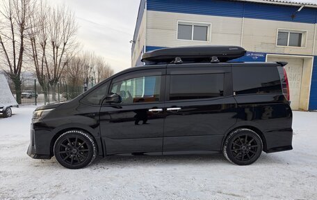 Toyota Noah III, 2018 год, 2 700 000 рублей, 20 фотография