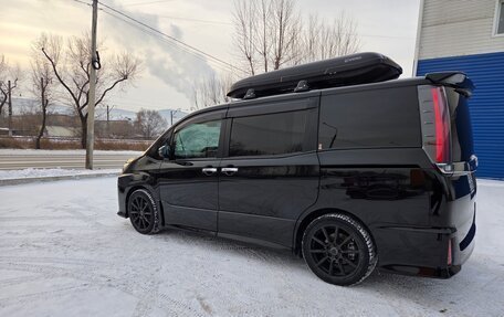 Toyota Noah III, 2018 год, 2 700 000 рублей, 19 фотография