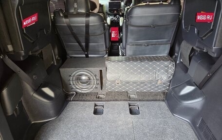 Toyota Noah III, 2018 год, 2 700 000 рублей, 7 фотография