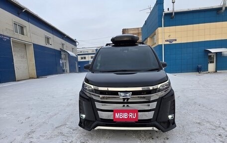 Toyota Noah III, 2018 год, 2 700 000 рублей, 23 фотография
