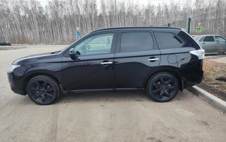 Mitsubishi Outlander III рестайлинг 3, 2012 год, 1 390 000 рублей, 2 фотография