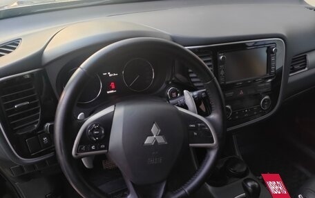 Mitsubishi Outlander III рестайлинг 3, 2012 год, 1 390 000 рублей, 8 фотография