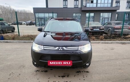 Mitsubishi Outlander III рестайлинг 3, 2012 год, 1 390 000 рублей, 3 фотография