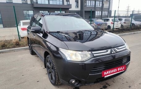 Mitsubishi Outlander III рестайлинг 3, 2012 год, 1 390 000 рублей, 4 фотография