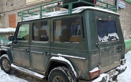 Mercedes-Benz G-Класс W463 рестайлинг _ii, 1990 год, 670 000 рублей, 3 фотография