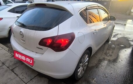Opel Astra J, 2011 год, 800 000 рублей, 2 фотография