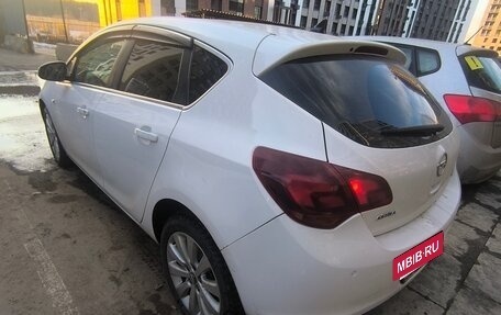 Opel Astra J, 2011 год, 800 000 рублей, 6 фотография