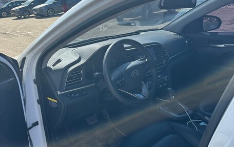 Hyundai Avante, 2018 год, 2 050 000 рублей, 4 фотография