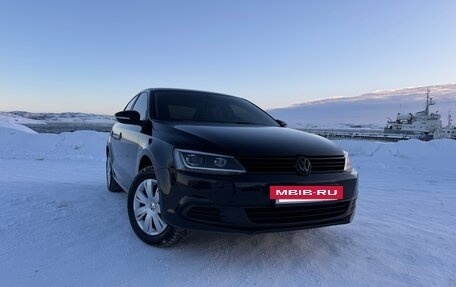 Volkswagen Jetta VI, 2012 год, 1 099 999 рублей, 2 фотография