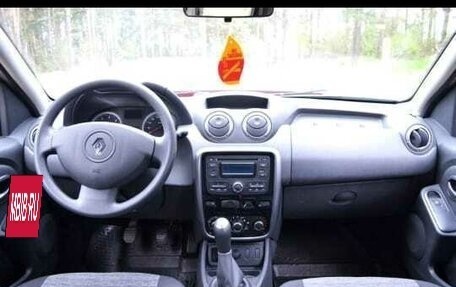 Renault Duster I рестайлинг, 2013 год, 900 000 рублей, 11 фотография