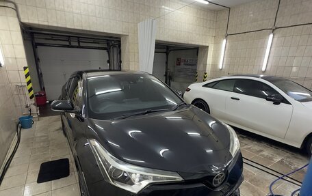 Toyota C-HR I рестайлинг, 2017 год, 1 680 000 рублей, 6 фотография