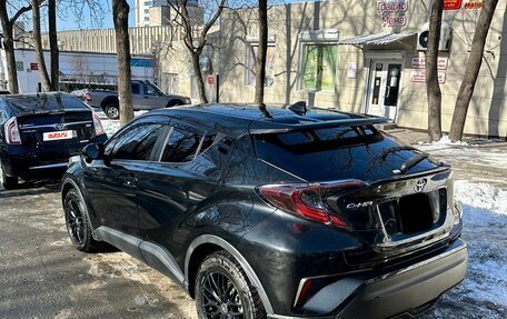 Toyota C-HR I рестайлинг, 2017 год, 1 680 000 рублей, 11 фотография